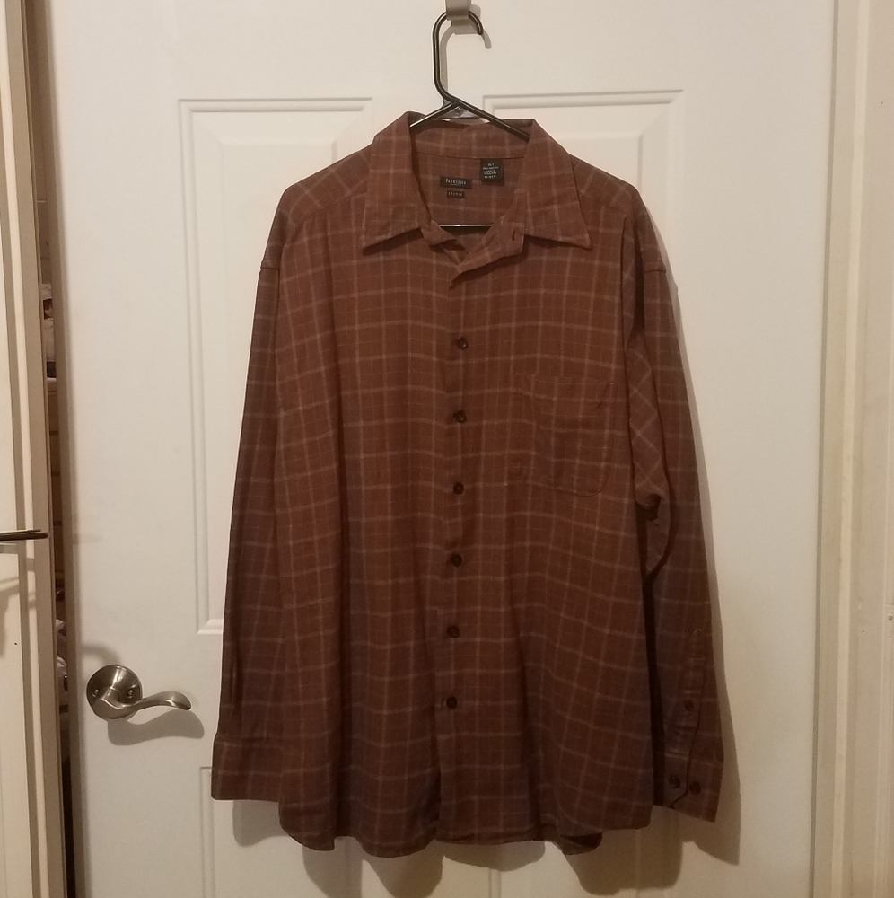 Van Heusen XLT brown button down